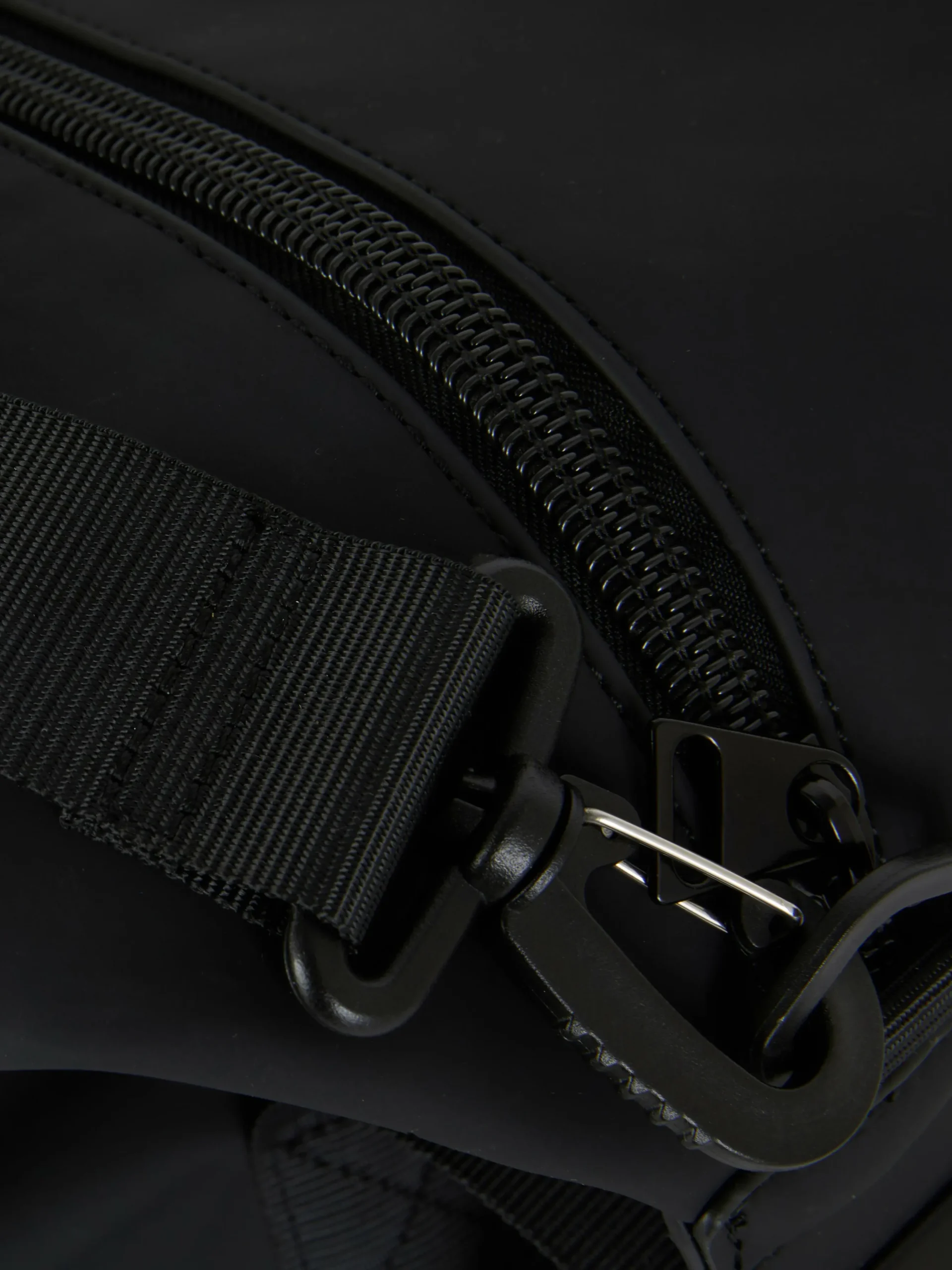 Rubberized Carryall